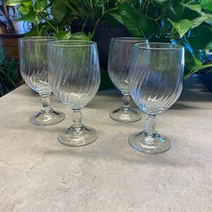 Elegant Clear Glass Goblet Set of 4 Clear Swirl approx 6” tall